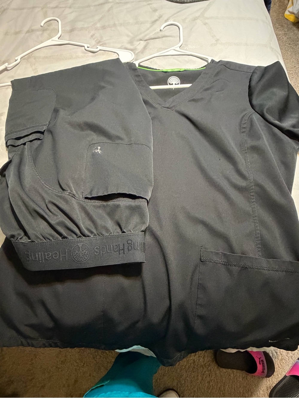 Healing Hands Black V-Neck Scrub Top and Pants Set